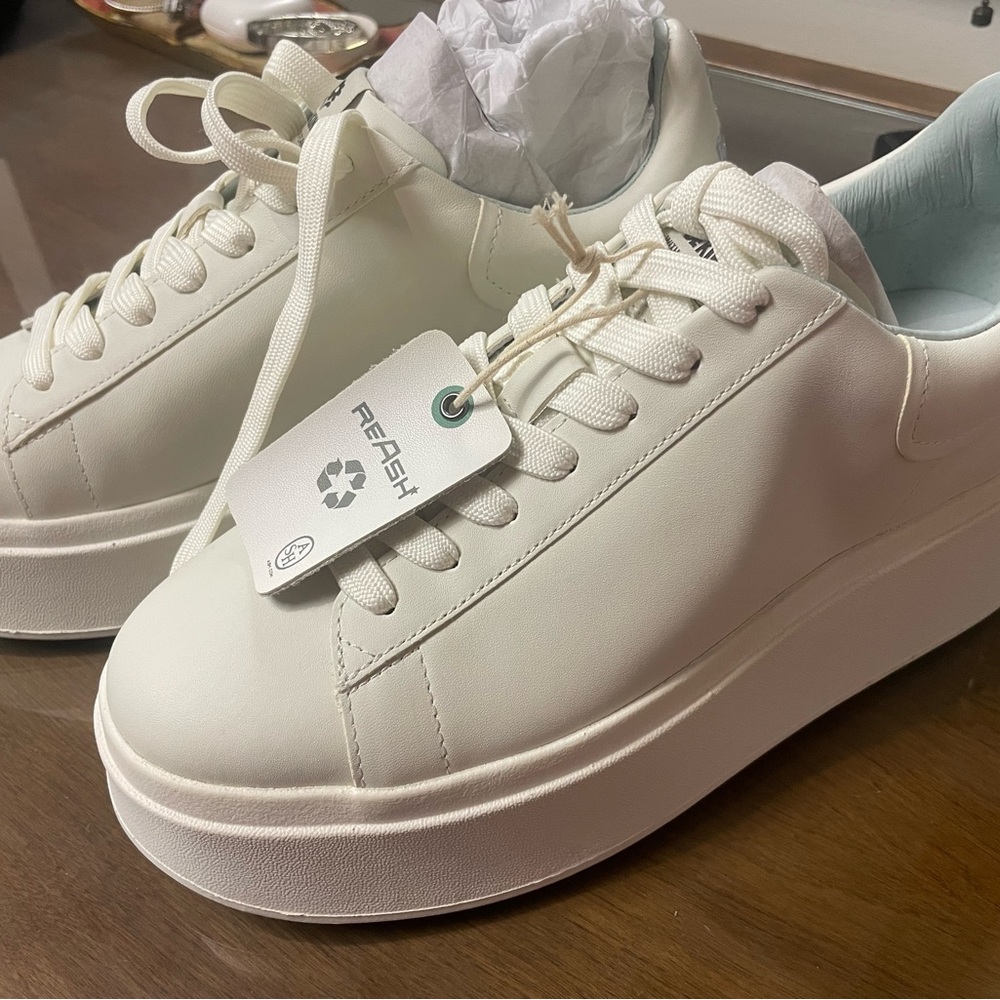 Women's Cream Sneakers